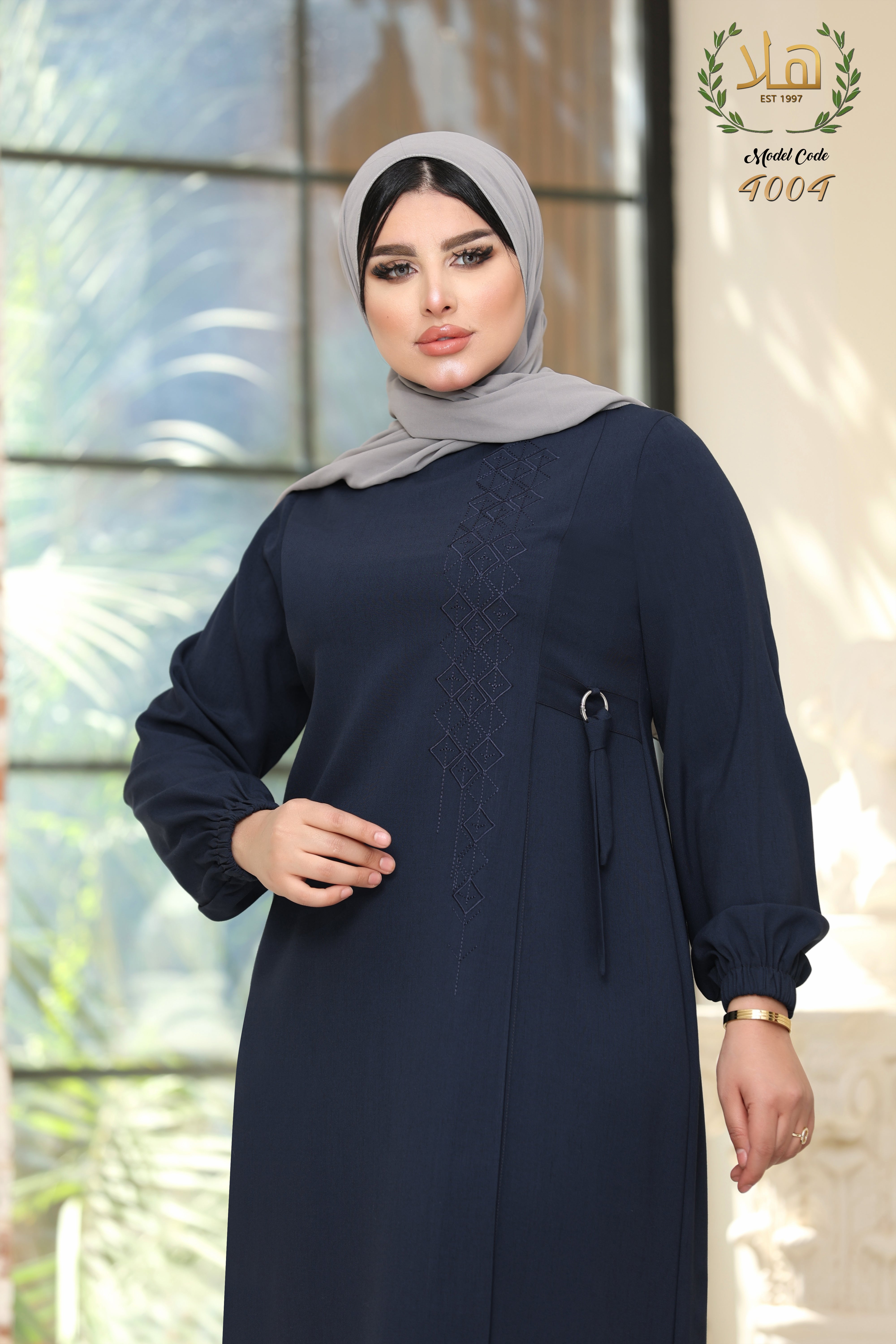 عباية تطريز توكه كحلى