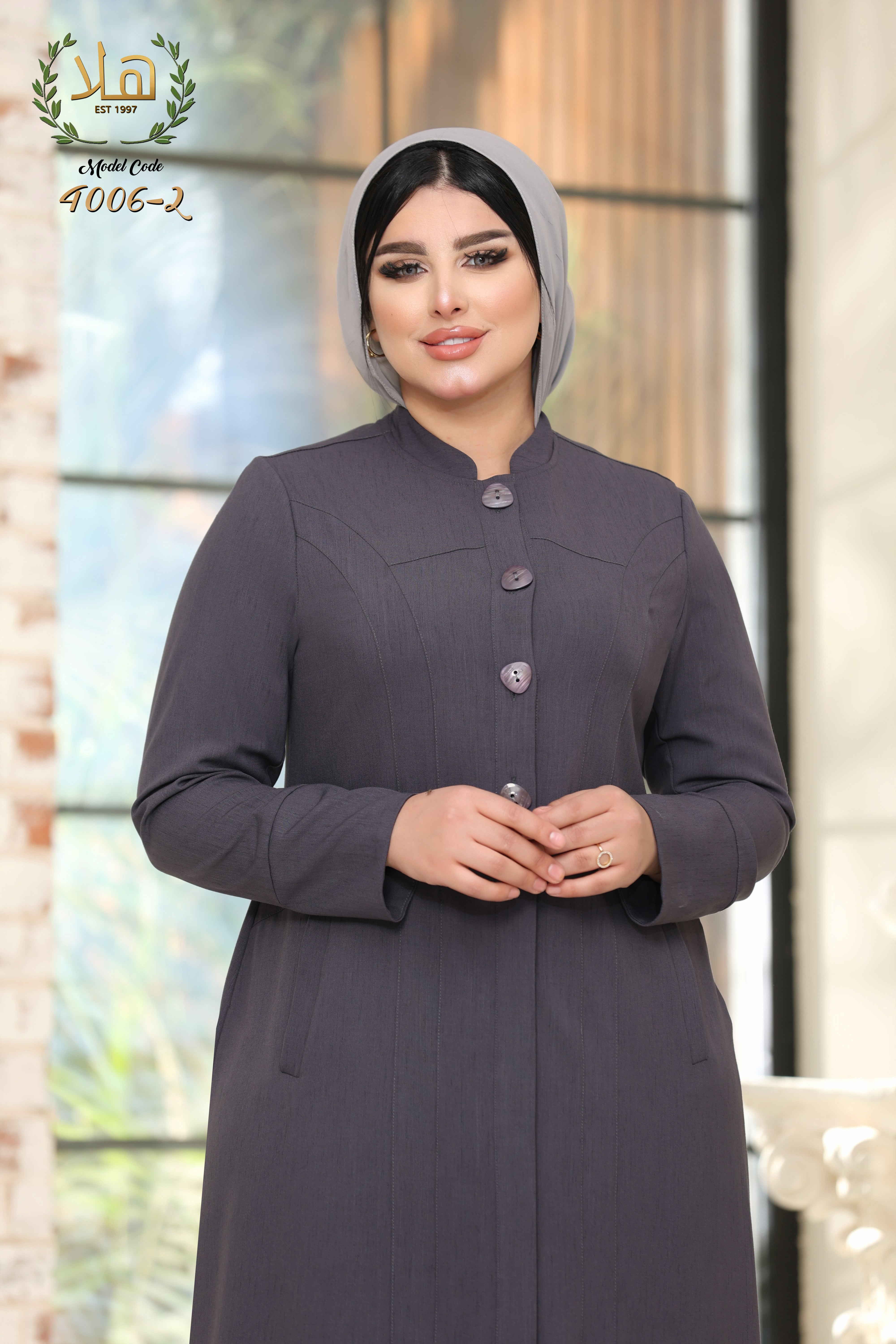 عباية قصات على الصدر رمادى